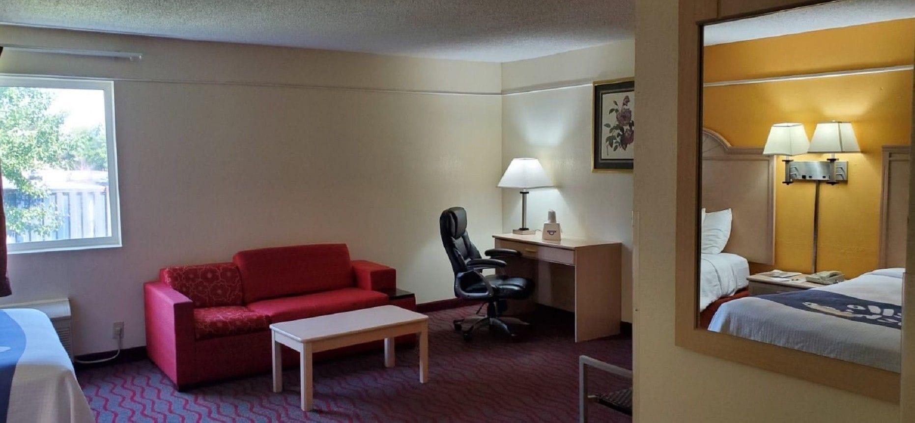 Days Inn By Wyndham Kansas City International Airport Екстериор снимка