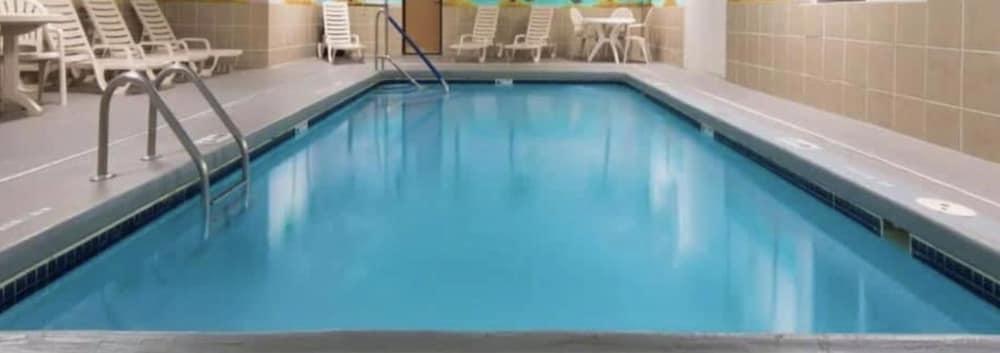 Days Inn By Wyndham Kansas City International Airport Екстериор снимка