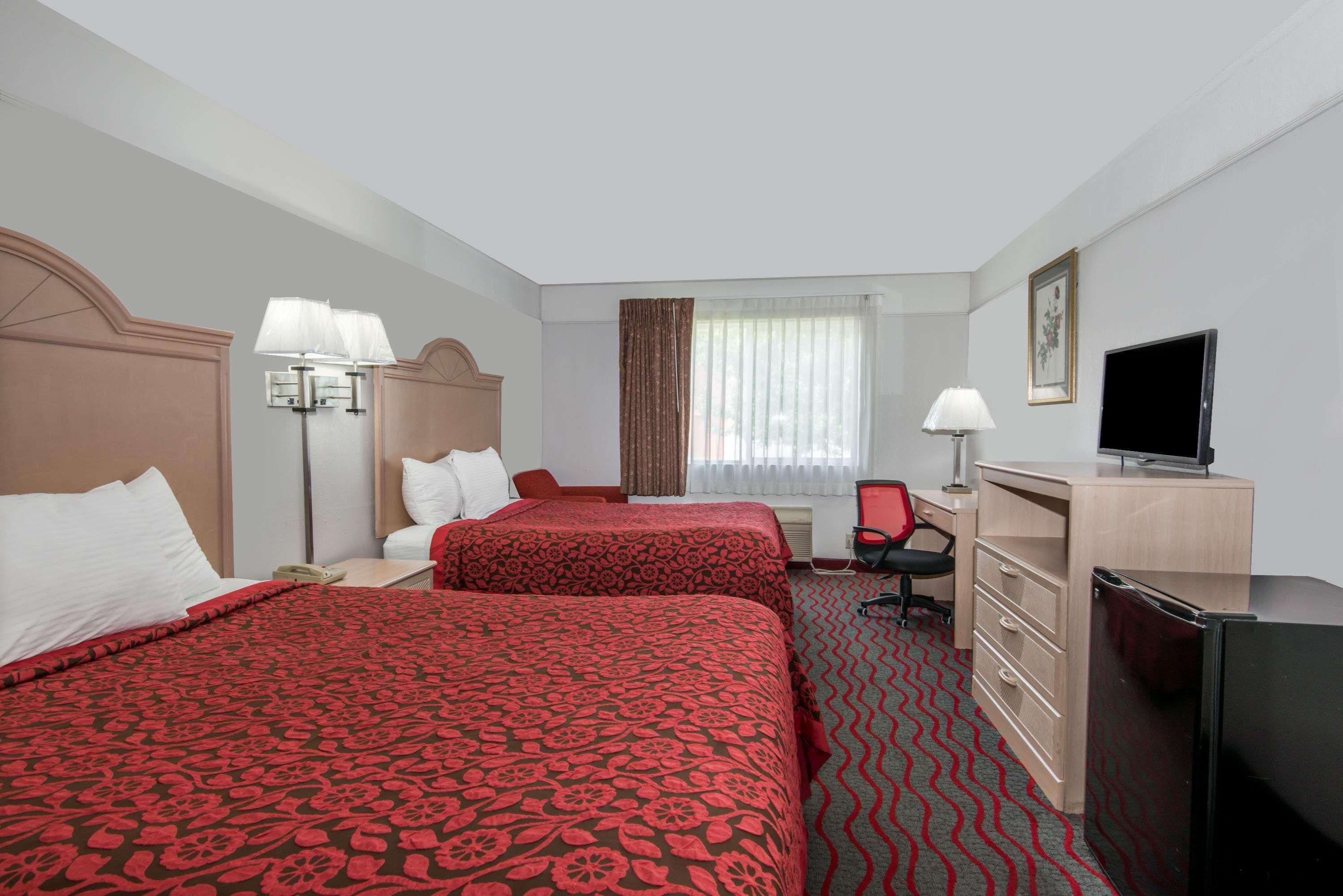 Days Inn By Wyndham Kansas City International Airport Екстериор снимка