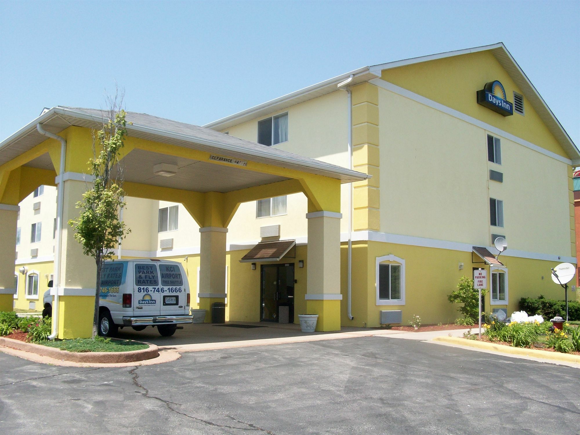 Days Inn By Wyndham Kansas City International Airport Екстериор снимка